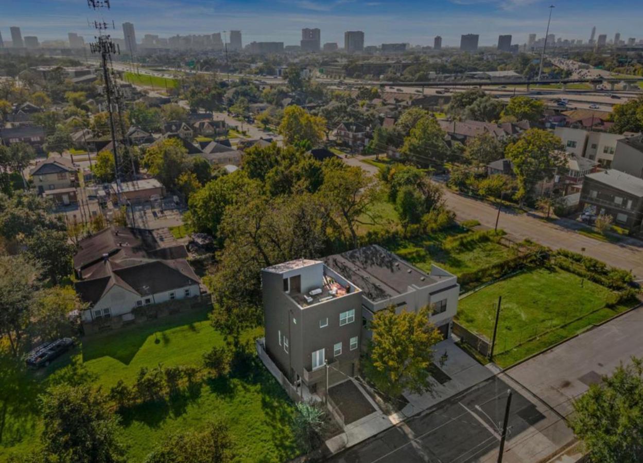 N-E-G Skai Midtown Of Houston Villa Екстериор снимка