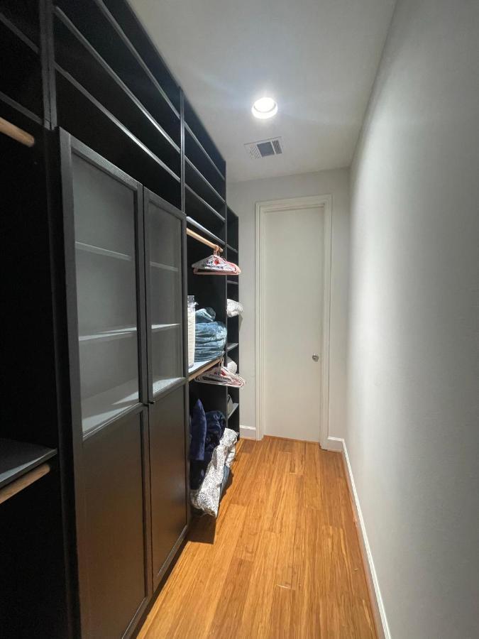 N-E-G Skai Midtown Of Houston Villa Екстериор снимка