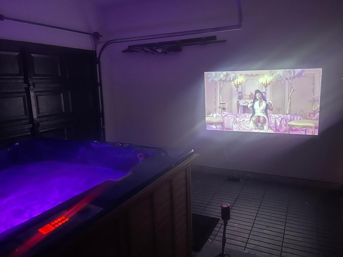 N-E-G Skai Midtown Of Houston Villa Екстериор снимка