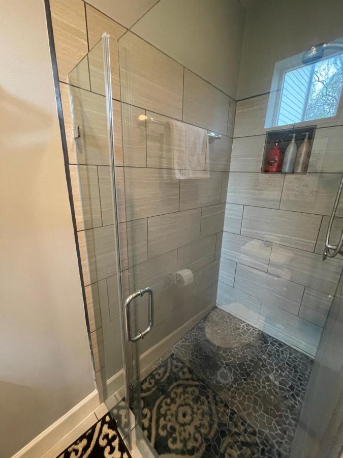 N-E-G Skai Midtown Of Houston Villa Екстериор снимка