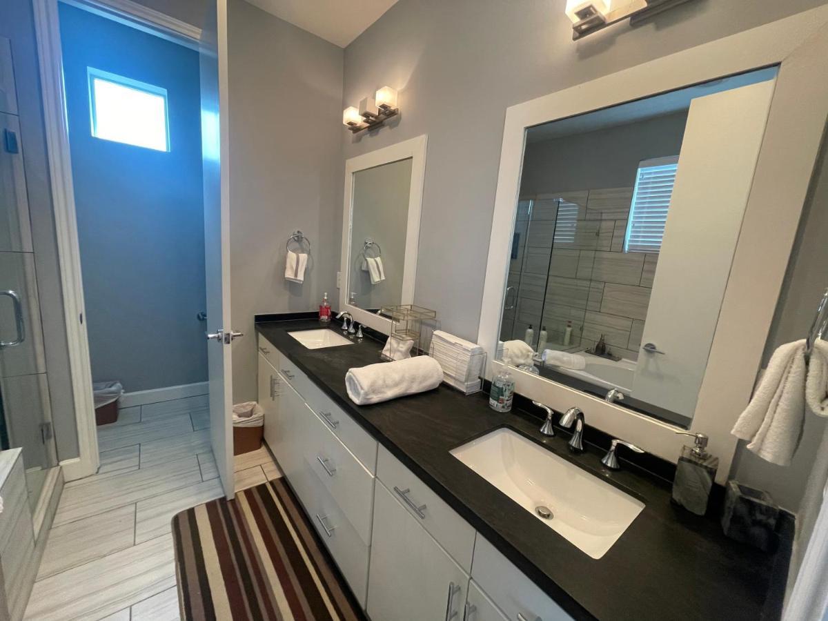 N-E-G Skai Midtown Of Houston Villa Екстериор снимка