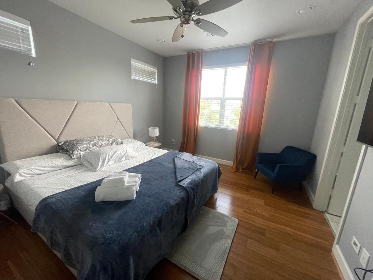N-E-G Skai Midtown Of Houston Villa Екстериор снимка