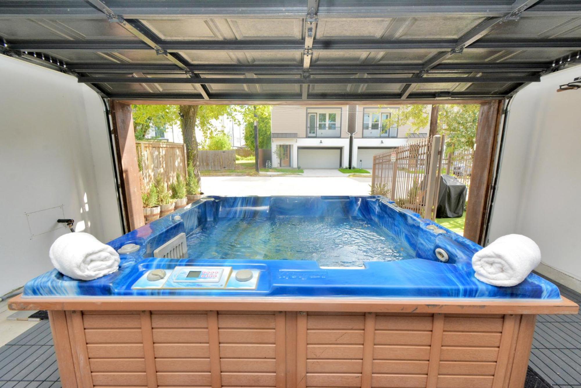 N-E-G Skai Midtown Of Houston Villa Екстериор снимка